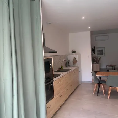 Maison De - 度假居 La Sauvetat (Puy-de-Dome)