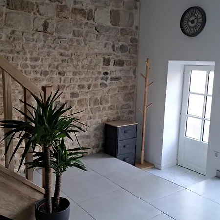 Maison De - *